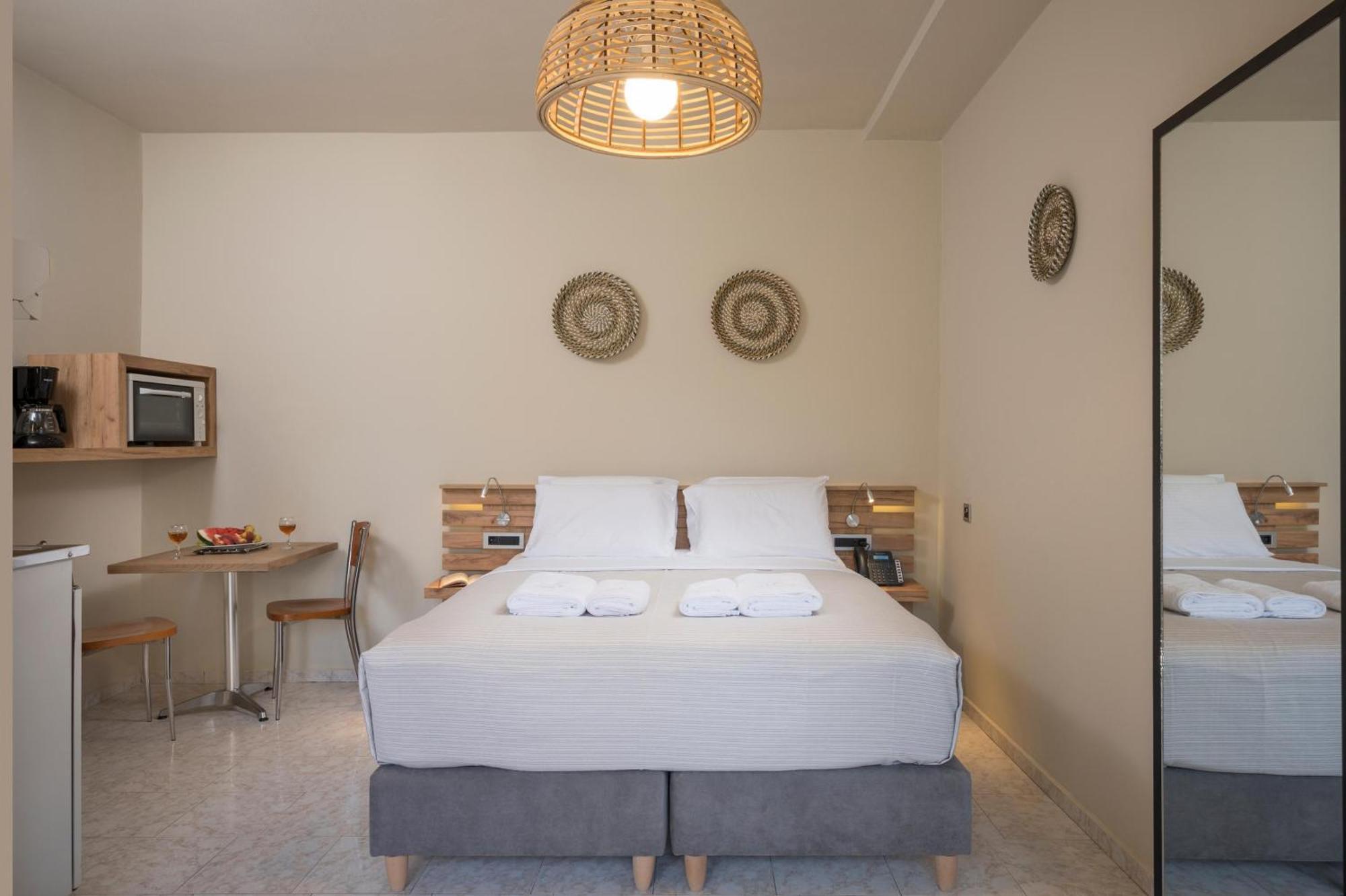 Sun Ray Luxury Apartments Agia Marina Quarto foto